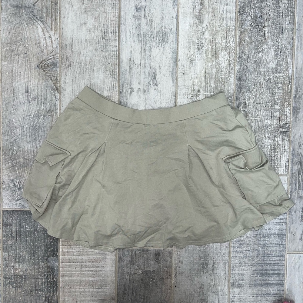 American Eagle Light Green Cargo Skort